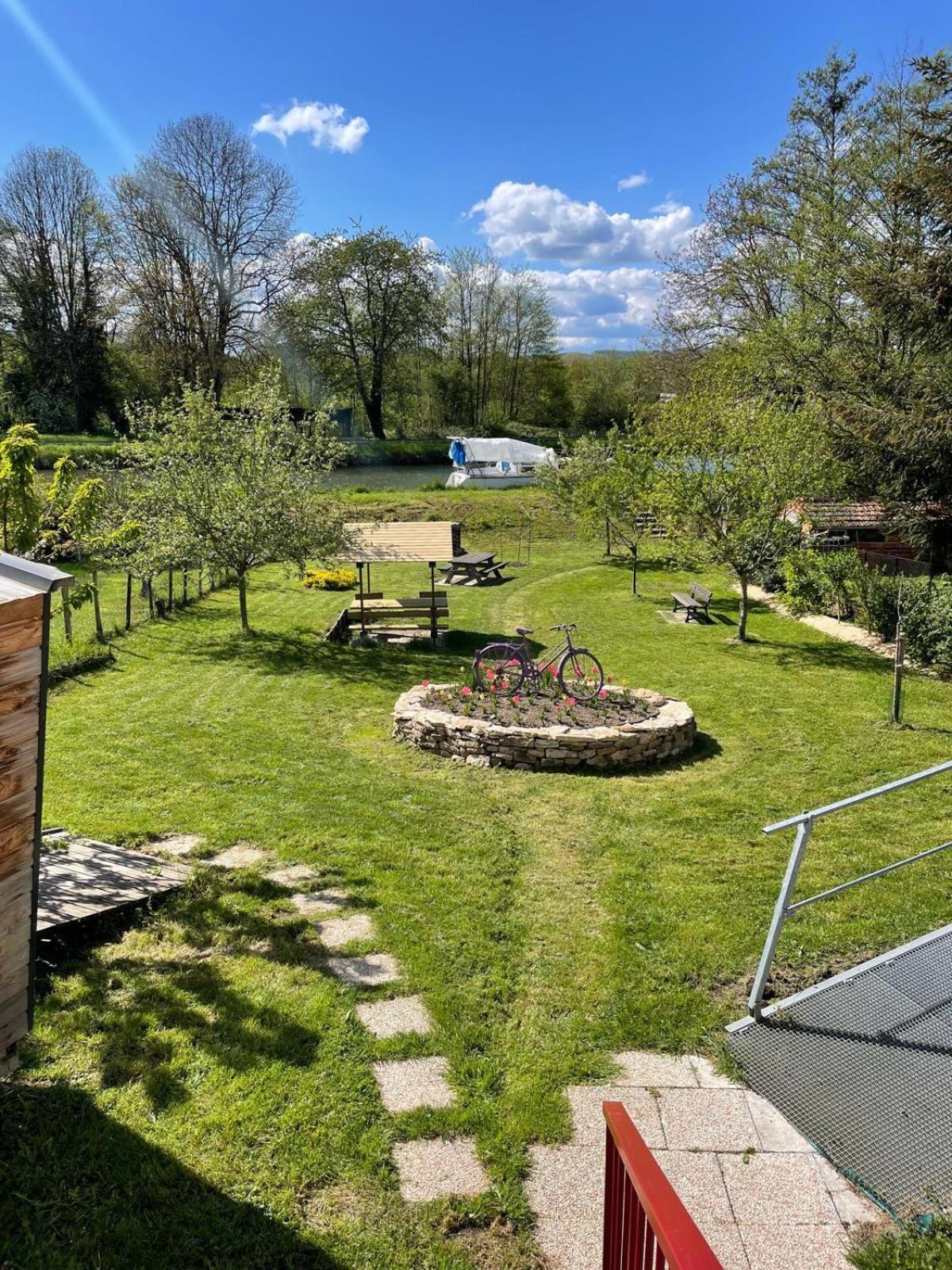 Saint-Berain-sur-Dheune Cabanes De Randonnee מראה חיצוני תמונה
